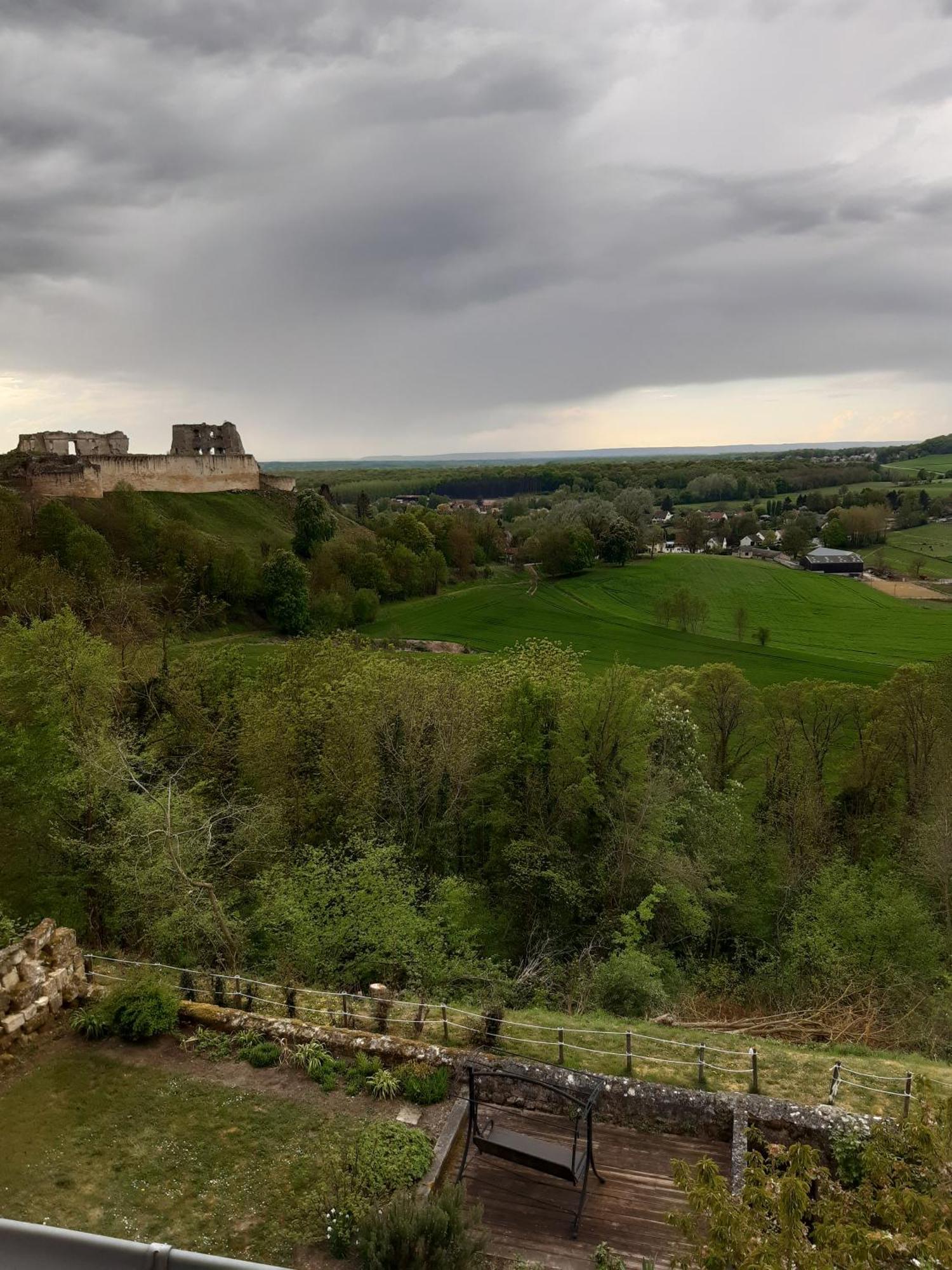 Location A Coucy Le Chateau Dış mekan fotoğraf